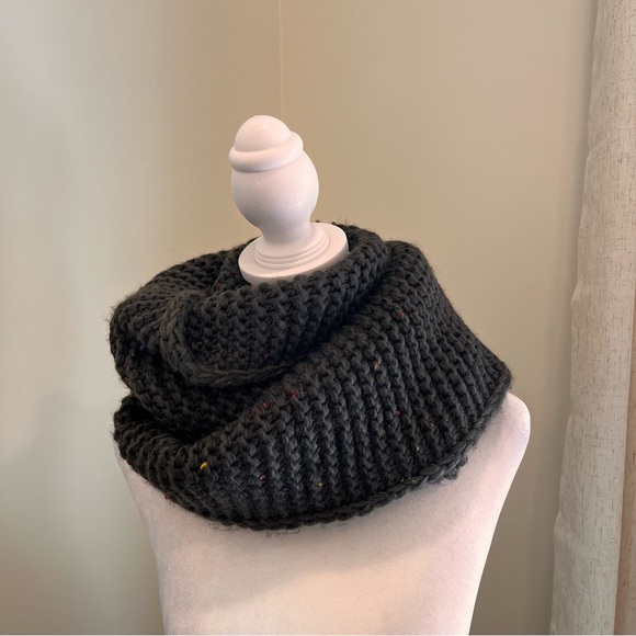 Rei Co-Op Accessories - REI Coop Gray Infinity Chunky Scarf Acrylic Outdoor Granola Girl Hippy Boho Hike